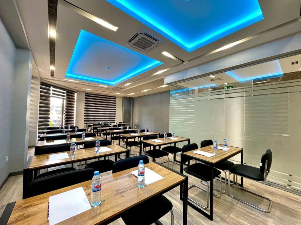 Alpha Plaza Hotel & Spa Ташкент Екстериор снимка