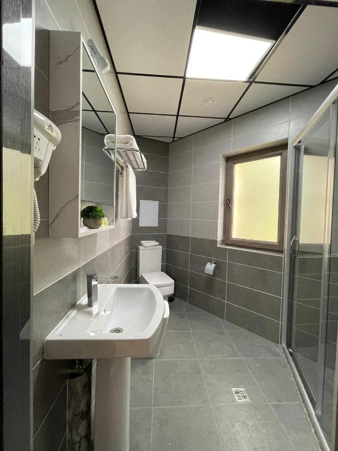 Alpha Plaza Hotel & Spa Ташкент Екстериор снимка